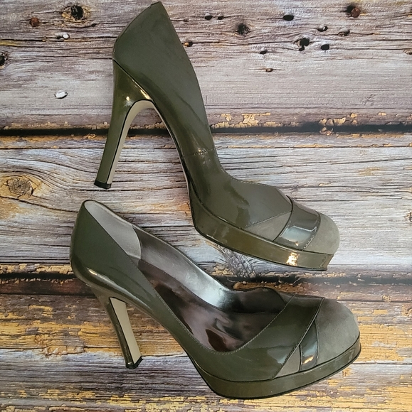 Marc Fisher Shoes - Marc Fisher Patent and Suede Platform Pumps - Size 8.5
